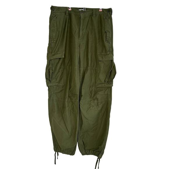 TNA Pants - Tna Aritzia Green high waisted baggy cargo pants